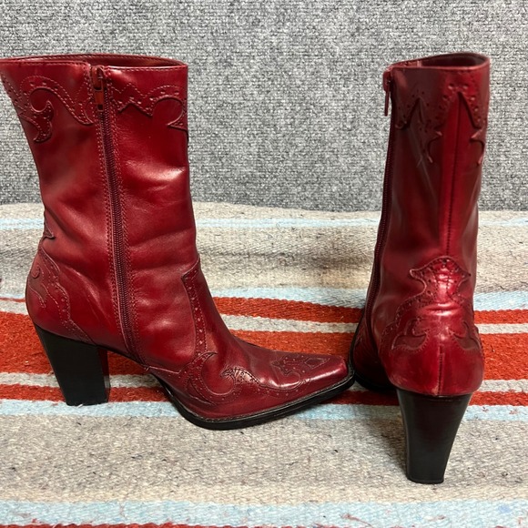 Antonio Melani Women's burgundy  Western Leather mid calf heeled Boots size 8.5 - Picture 5 of 16